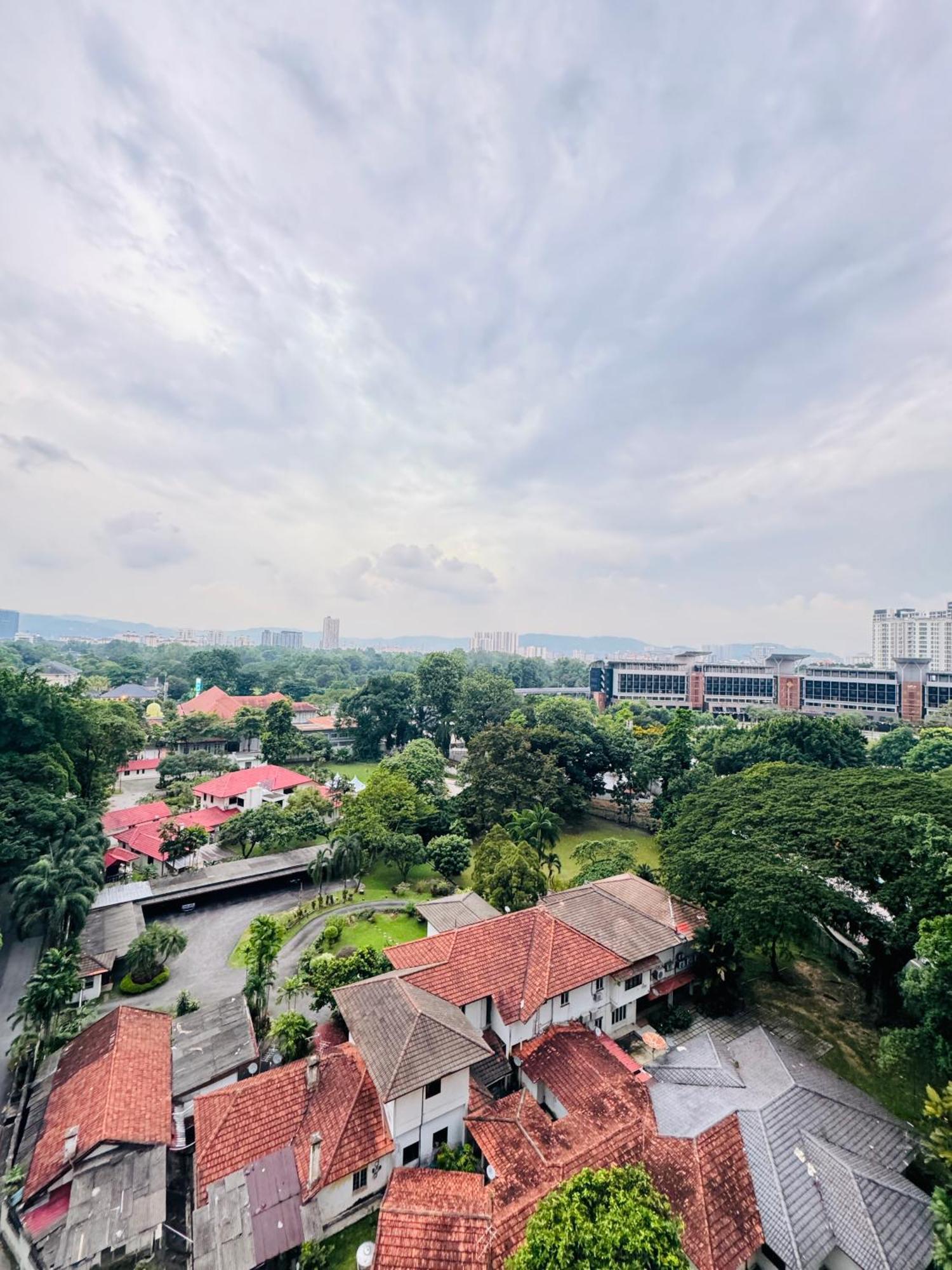 Eaton Service Apartment At Klcc Kuala Lumpur Exterior foto